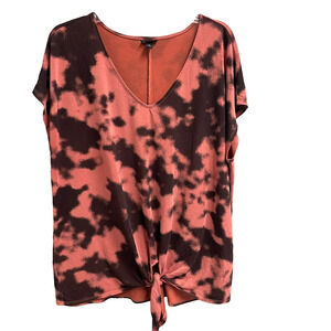 Torrid Size 2 Tie Dye Womens V-Neck Tee Knot Front Casual Relaxed Shirt Stretch
